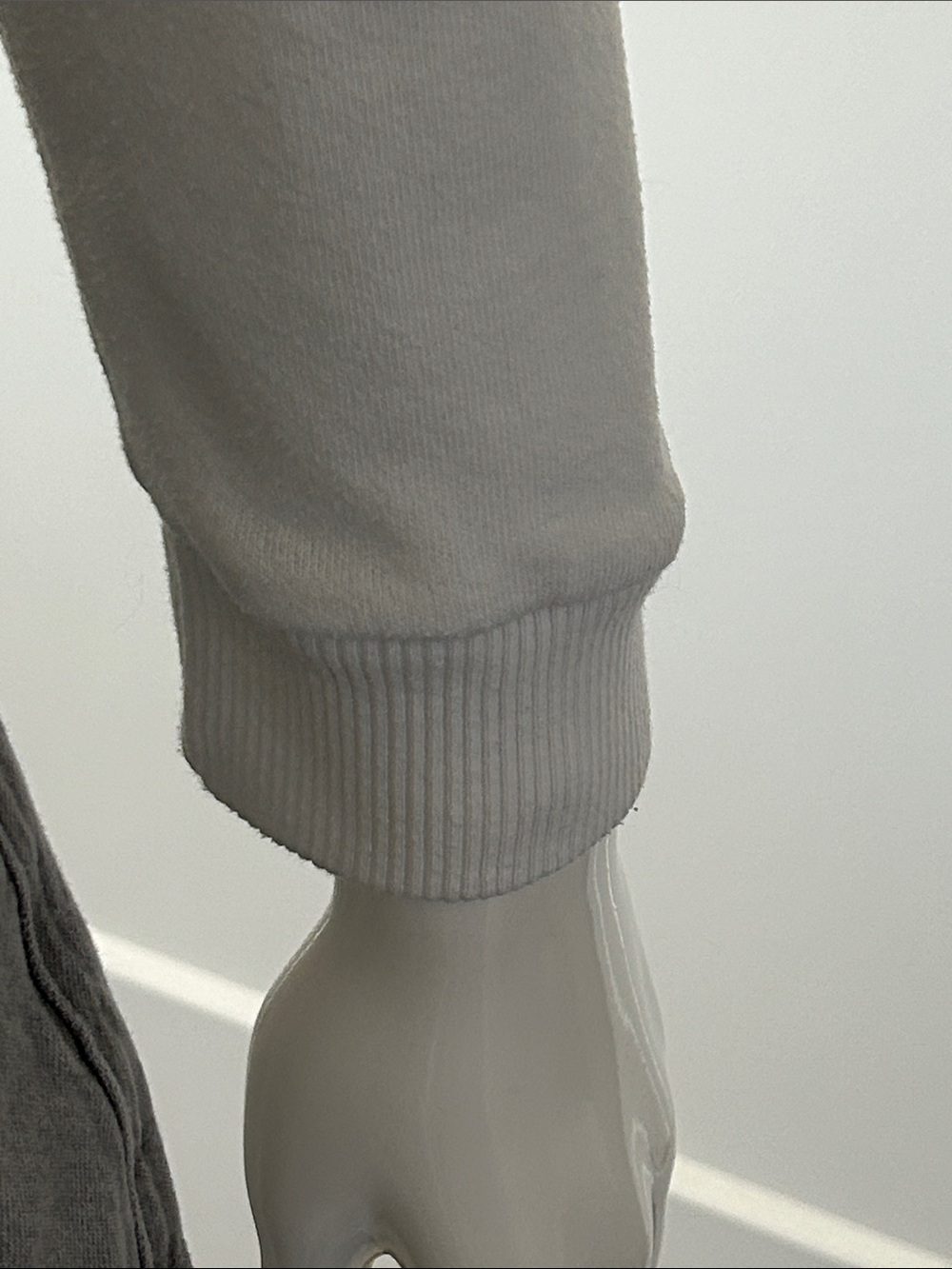 Abercrombie & Fitch “720 Fifth Avenue” Cropped Sweatshirt – Size Small - Picture 4 of 9